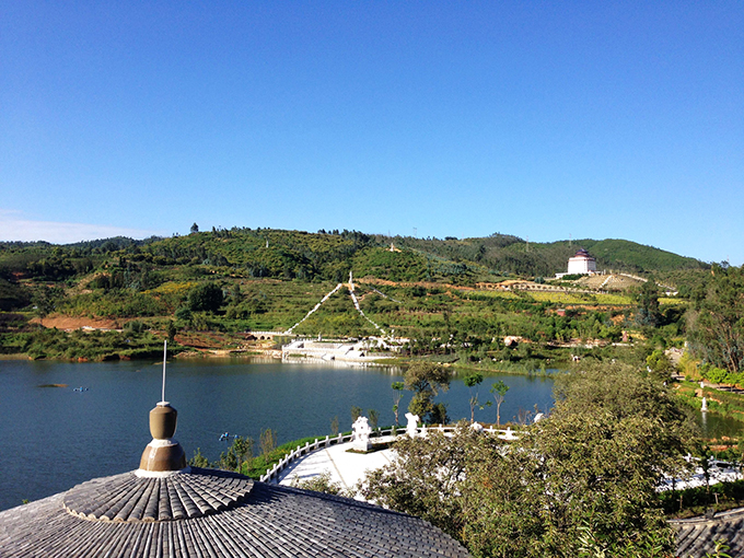 昆明青龙艺术陵园鸟瞰